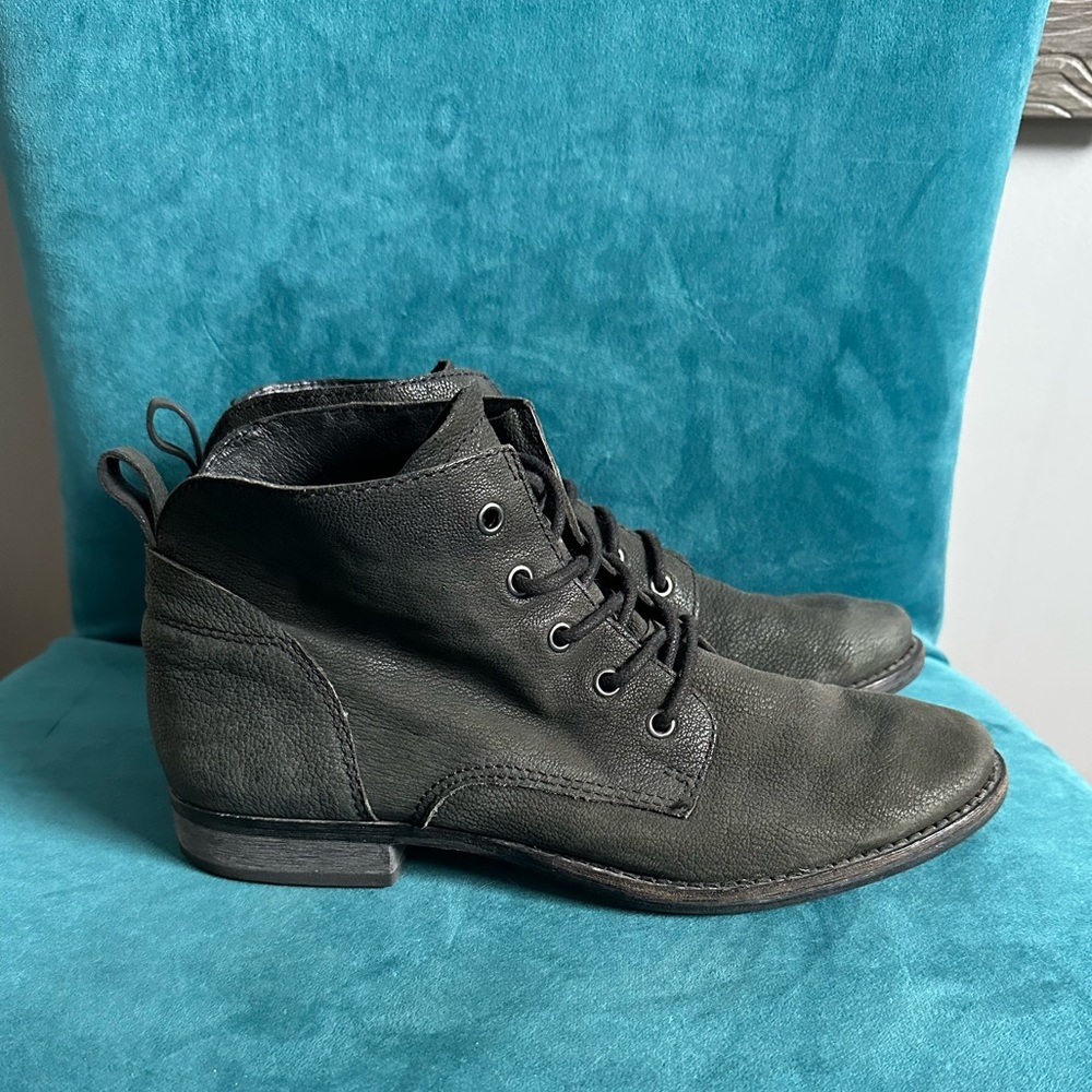 Sam Edelman Mare Distressed Black Oiled Suede Lace Up Boot - Size 7.5